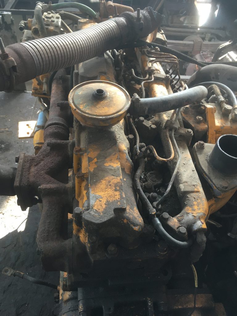 MOTORE UNIC 8220.22 PER ESCAVATORE 6 CILINDRI