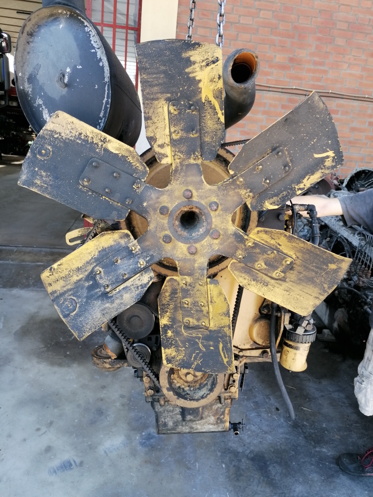 MOTORE CATERPILLAR 4 CILINDRI TURBO (MONTATO SU PALA IT24F)