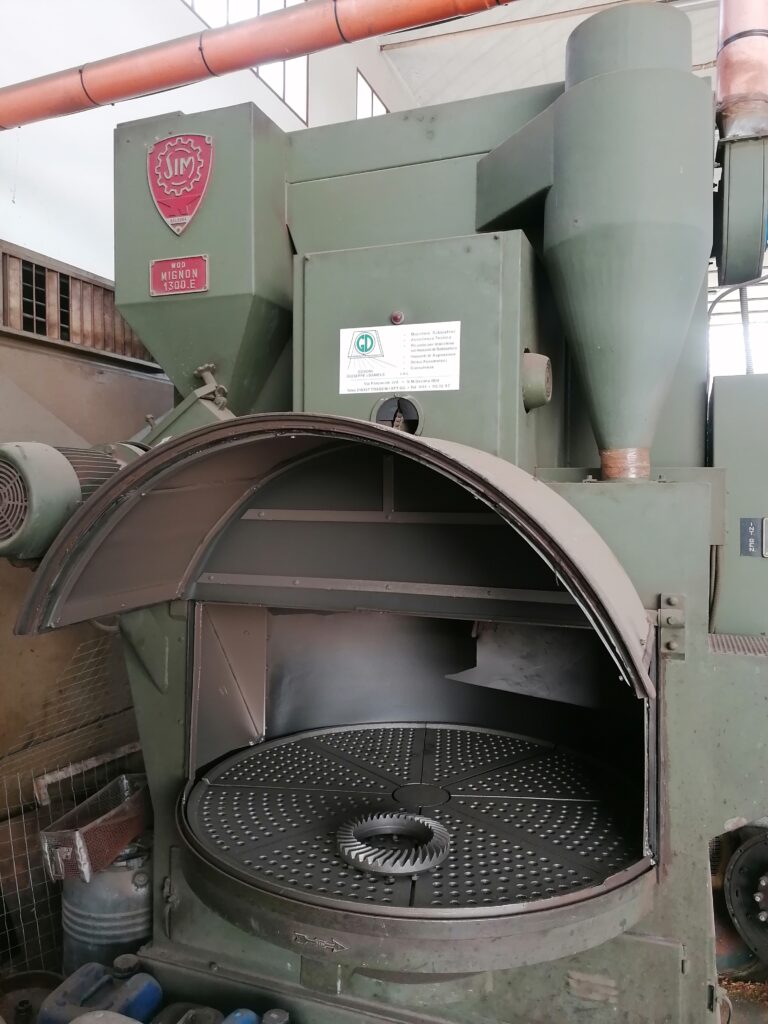 Sabbiatrice granigliatrice per ferro usata